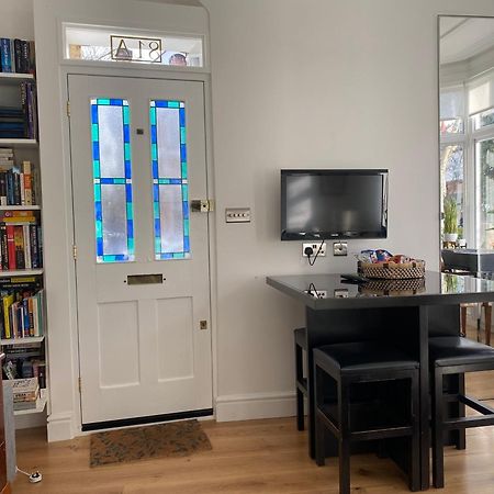 Apartament Interior Designed Flat Near Kew Botanical Gardens Londyn Zewnętrze zdjęcie