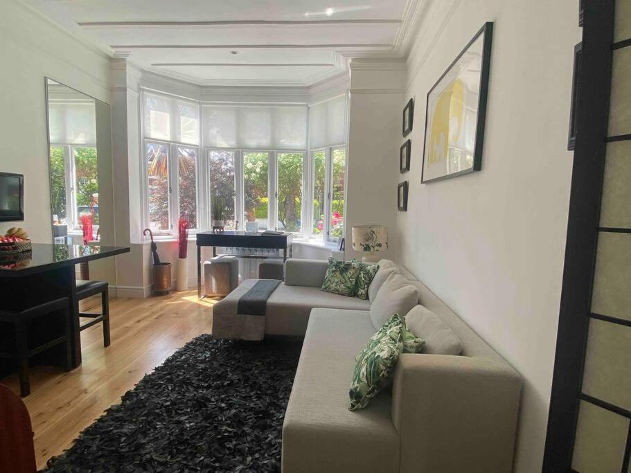 Apartament Interior Designed Flat Near Kew Botanical Gardens Londyn Zewnętrze zdjęcie